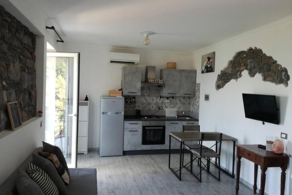 Le Vigne Di Lenf Apartment ปอร์โตเวเนเร ภายนอก รูปภาพ